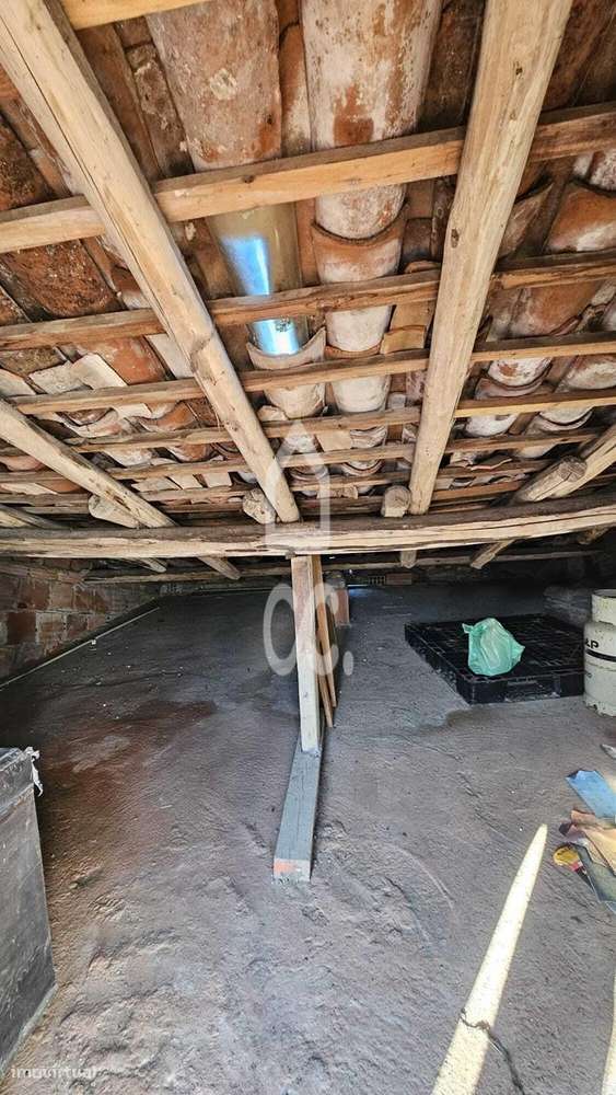 Casa térrea com terraço e aproveitamento de sótão.-17