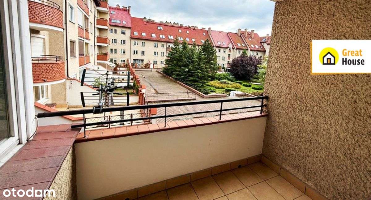 Widne mieszkanie w wygodnej lokalizacji-12