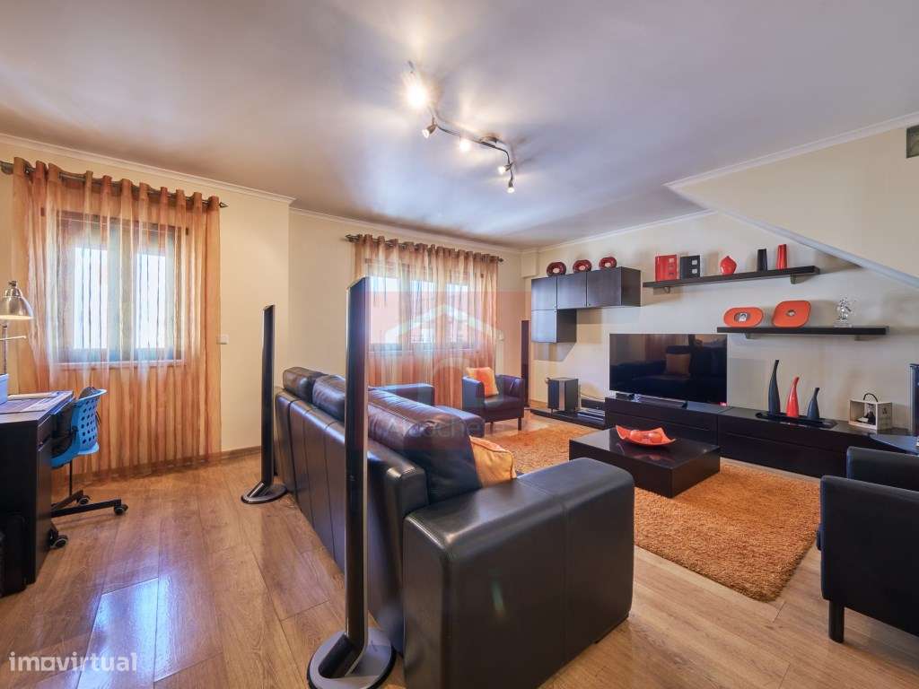 Apartamento duplex T2 com terraço com vista desafogada no centro do...-8