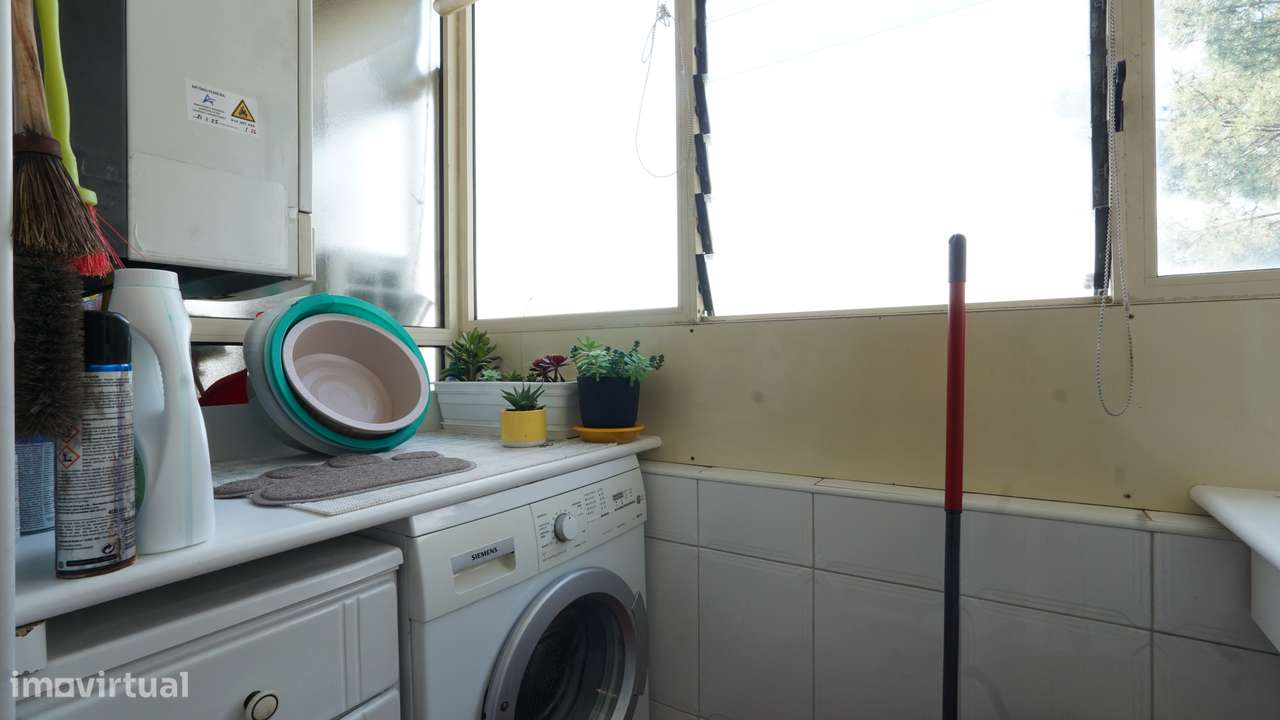 T3 com Garagem Box junto ao Metro em Gaia-4