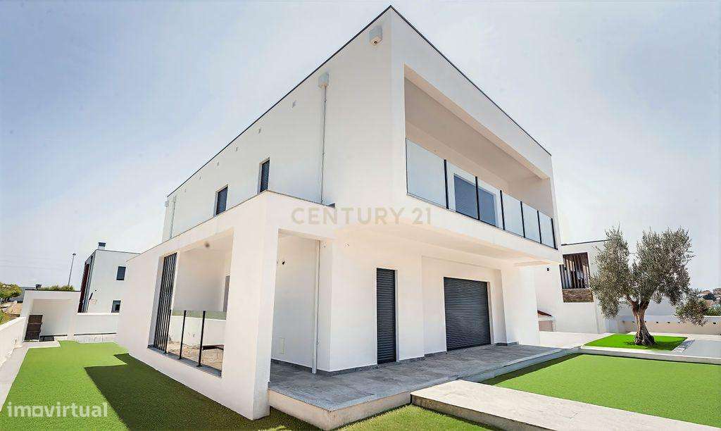Moradia T4+1 de Luxo - Sobreda - Charneca de Caparica-40