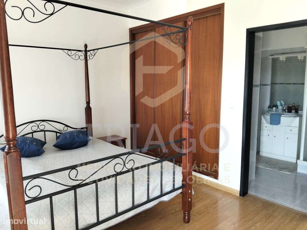 Apartamento T3 com Varanda e 2 Marquises com Excelente área - Exclu...-16