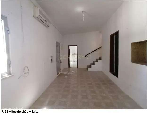 Moradia T3 de Rês-Chão e 1º Andar para remodelação, Mourão.-5