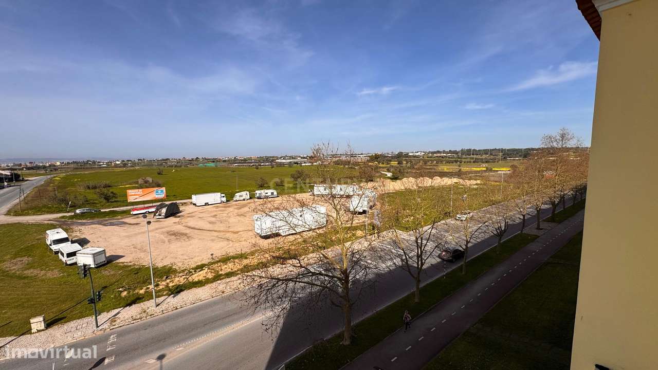 Excelente T4 no Montijo com Garagem e Arrecadação.-36