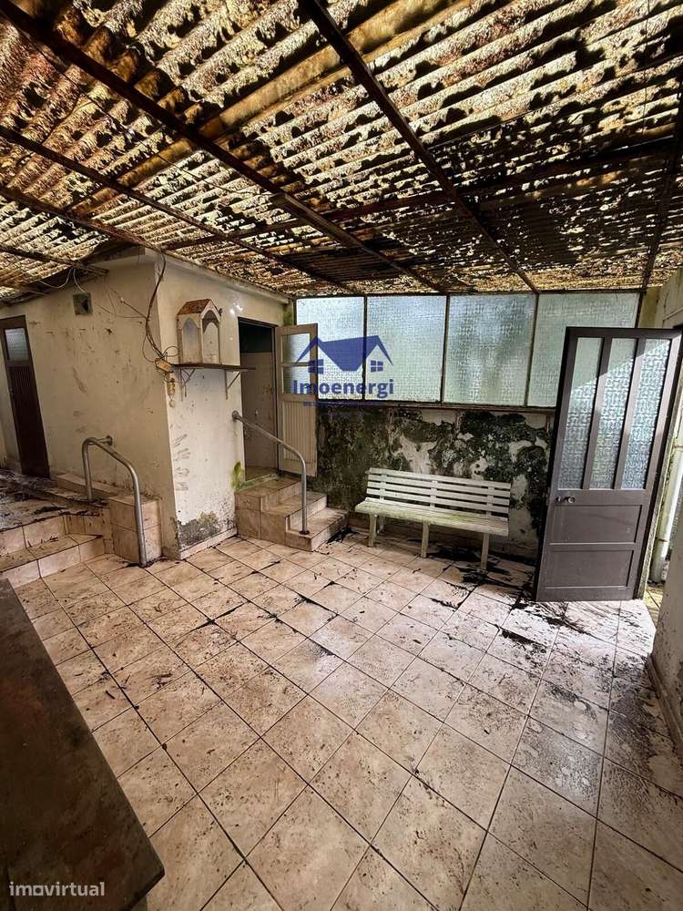Moradia Térrea para restauro - Beiriz-11