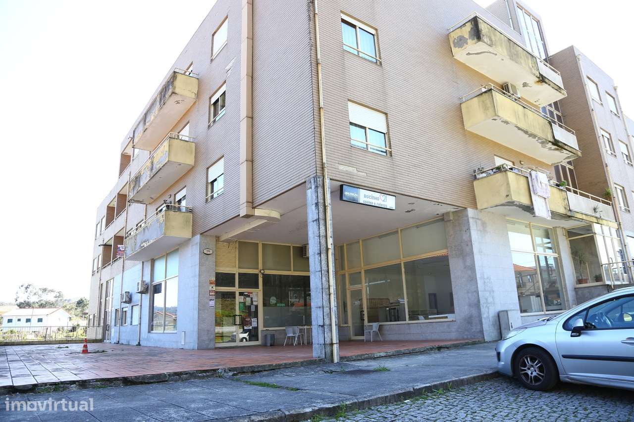 Apartamento T2 Venda em Lustosa e Barrosas (Santo Estêvão),Lousada - Grande imagem: 2/23