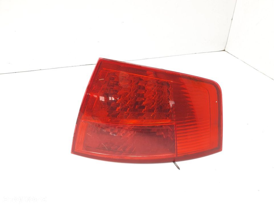 LAMPA PRAWA TYŁ AUDI A8 D3 4E0945096C - 1