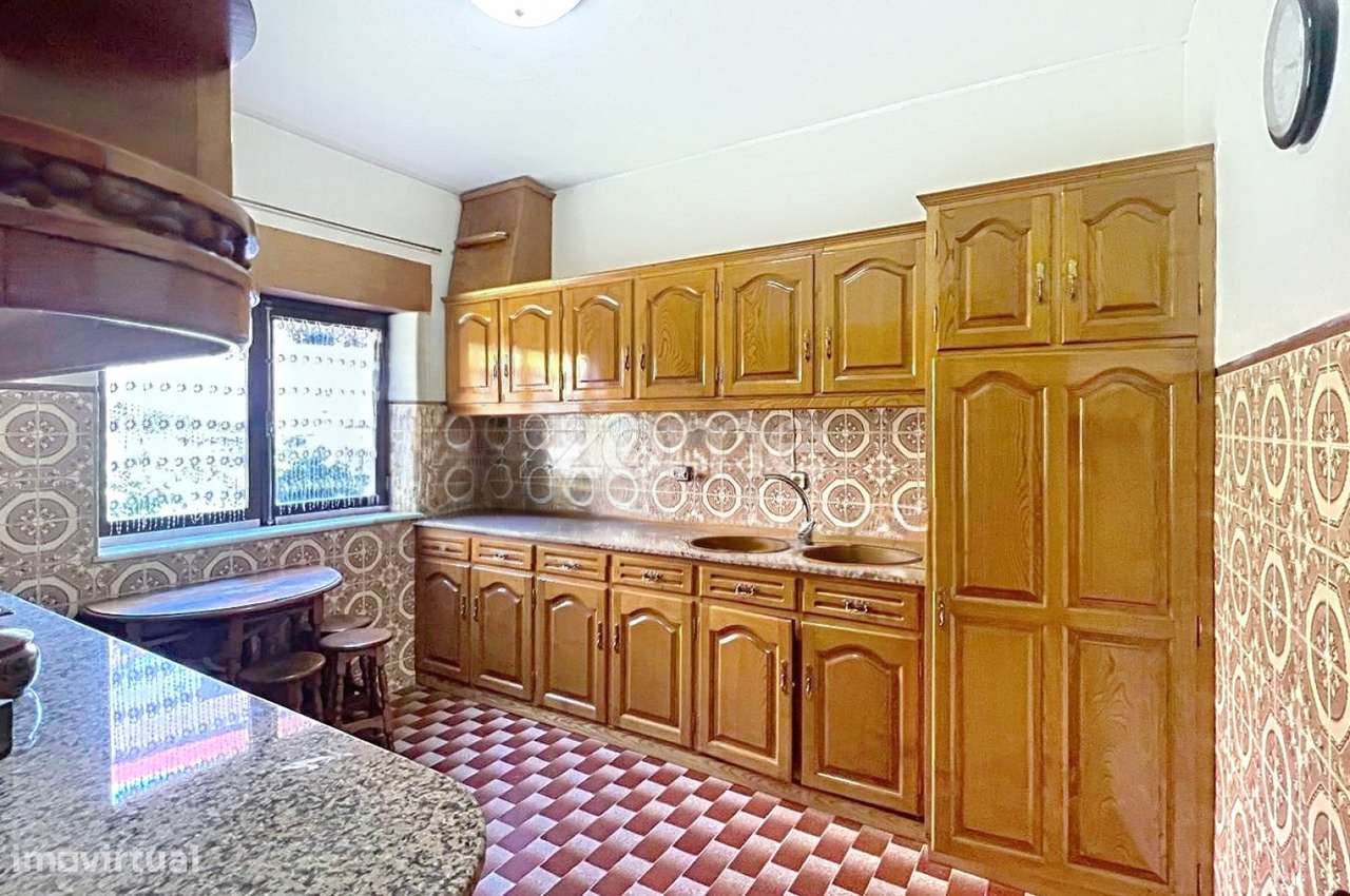 Moradia com Grande Potencial na Vila de Pampilhosa da Serra.-6