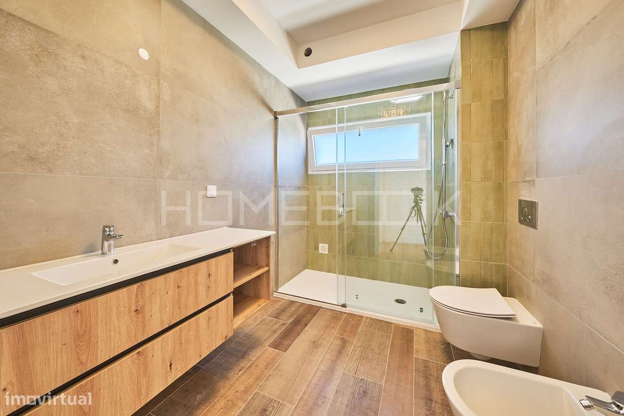 Moradia independente T4 com Piscina e garagem | Quintinhas, Charneca d-18