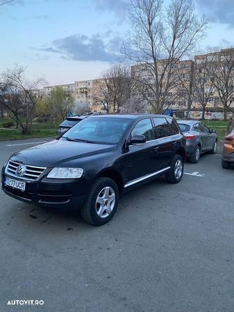 Volkswagen Touareg - 2