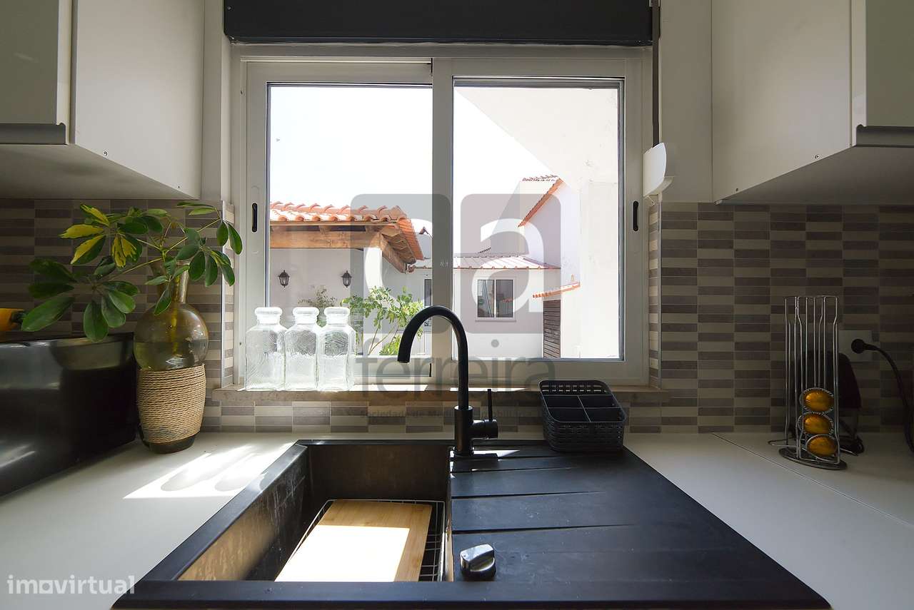 Moradia T3 Totalmente Remodelada em Almeirim-4