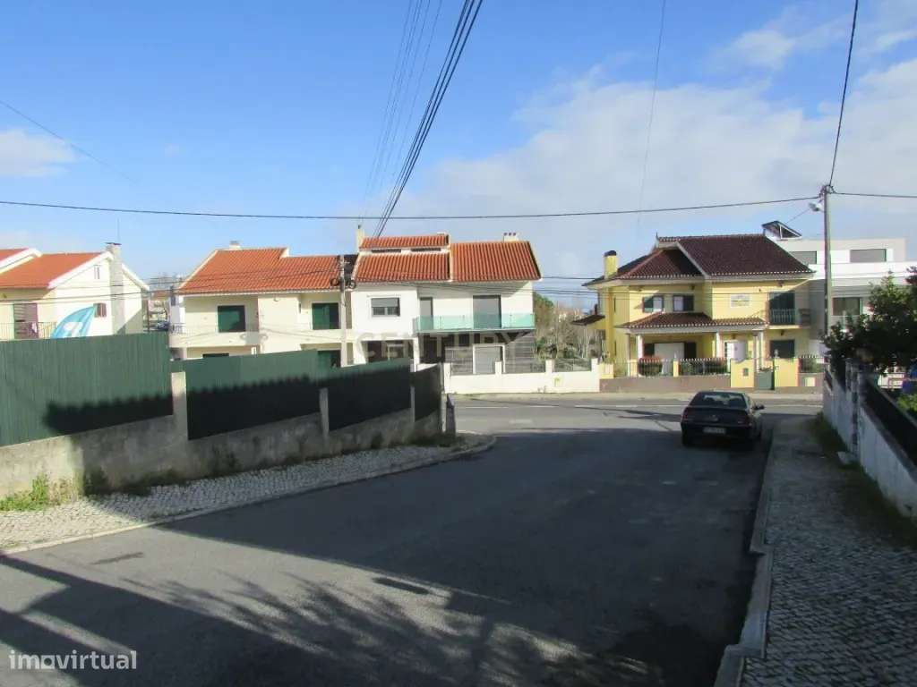 Terreno Urbano com 290m2, em Via Rara, Santa Iria de Azóia - Grande imagem: 4/9