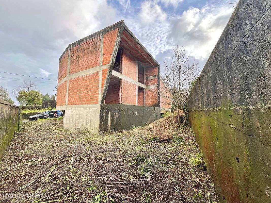 Moradia T4 para venda-4