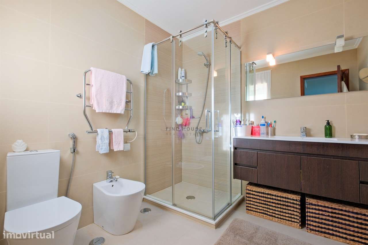 Moradia Isolada T4 com piscina, campo de ténis e logradouro em Cachoei-52