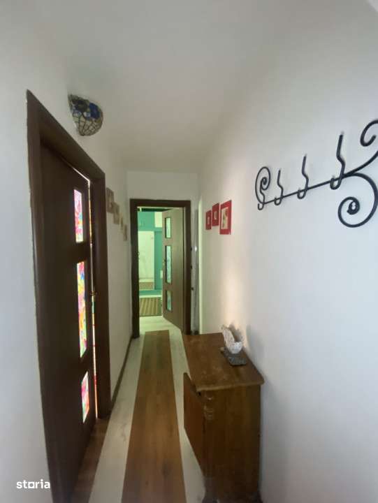 Vanzare apartament 3 camere Etaj 1 Tractorul Brasov - Imagine principală: 4/19