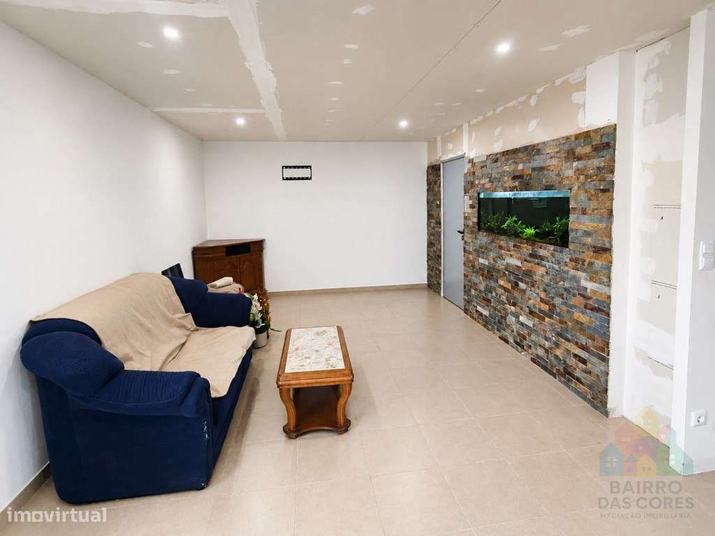 Moradia T4 isolada com terreno e piscina em Tomar-10