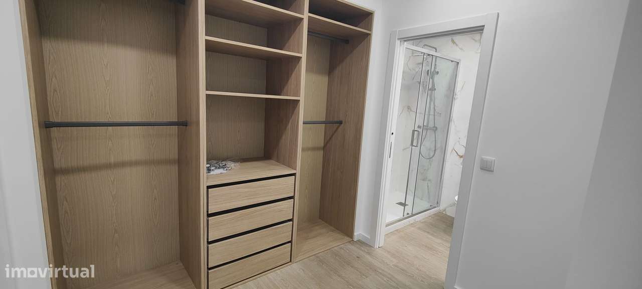 T-2 TOTALMENTE RENOVADO E EQUIPADO COM SUÍTE E CLOSET - RESERVADO --12