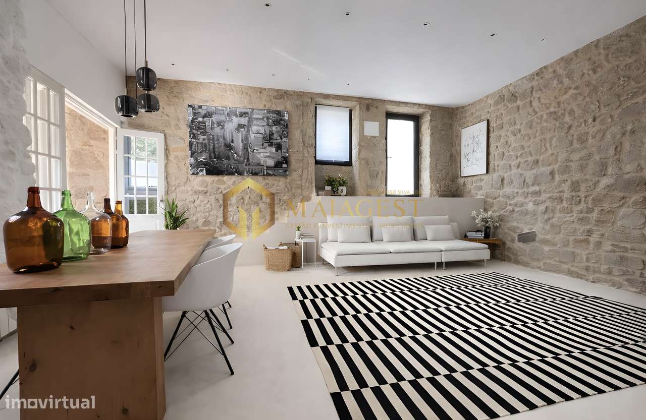 Casa de Pedra de Carácter Único com Conforto Contemporâneo - Grande imagem: 3/12