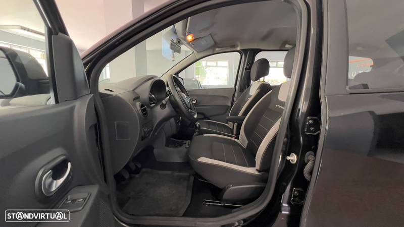 Dacia Lodgy 1.5 Blue dCi Stepway 7L - 4