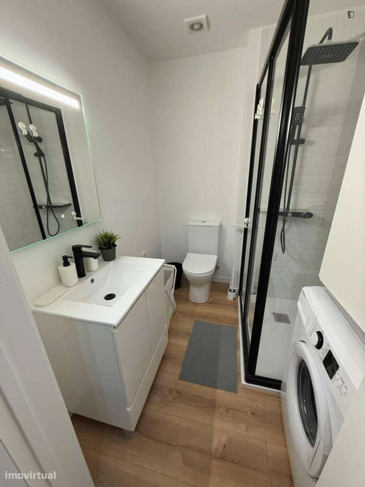 Apartamento com 1 quartos - localizado em Sé Porto - Grande imagem: 5/9