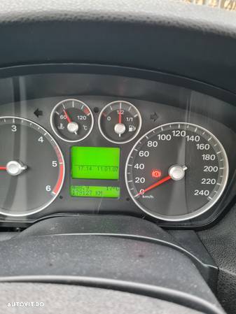 Ford Focus 1.6 TDCi DPF Titanium - 6