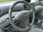 Toyota Yaris Verso 1.3 - 13