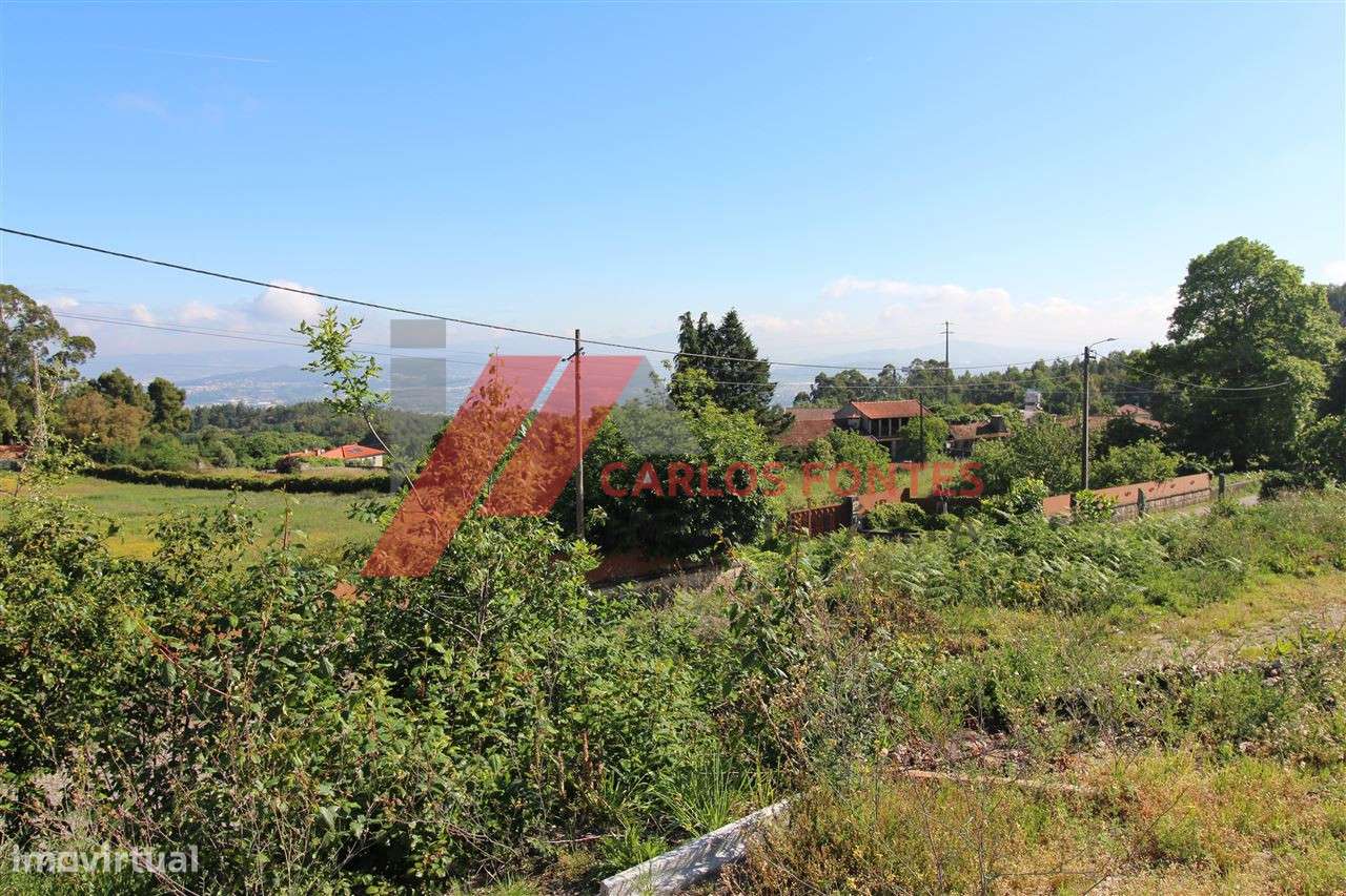 Fantástico Terreno de construção em Santo Tirso!-6