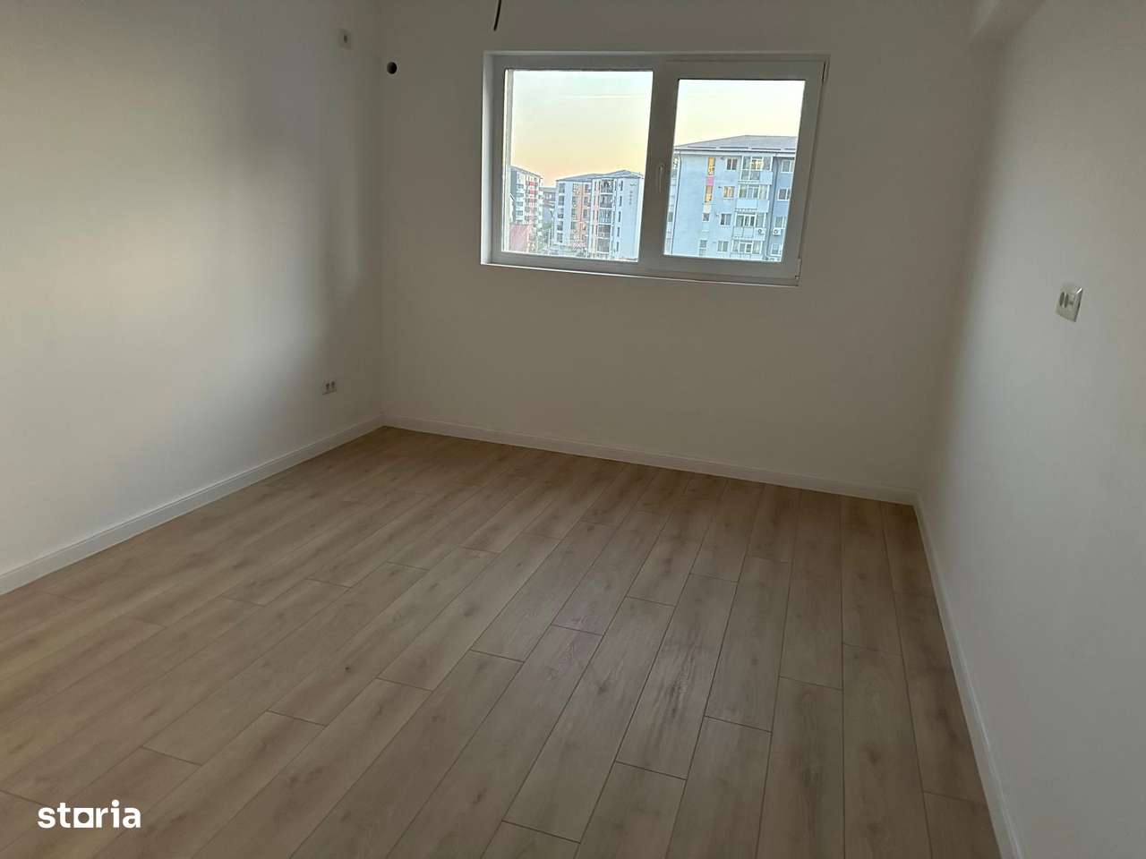 Apartament 3 camere, balcon, IMGB-4