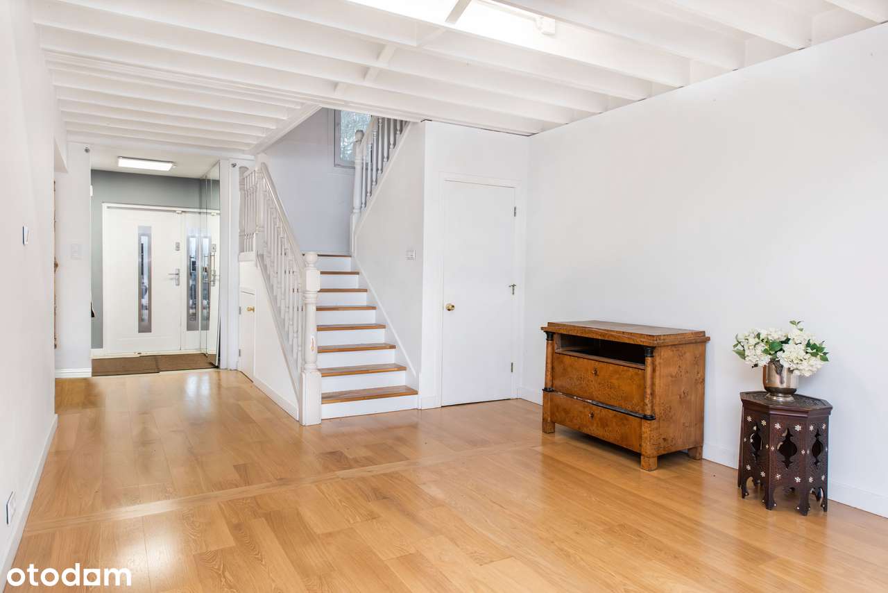 Biały dom czeka na skraju Piaseczna i Józefosławia-5