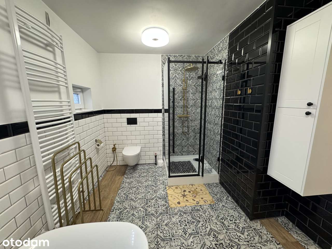 Dom z dużą liczbą pokoi – idealny dla rodziny lub pod inwestycję-9