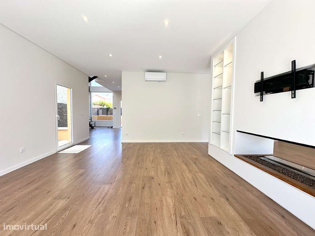 Moradia Isolada nas Galeotas 4 suites e Piscina - Possibilidade de ... - Grande imagem: 5/43