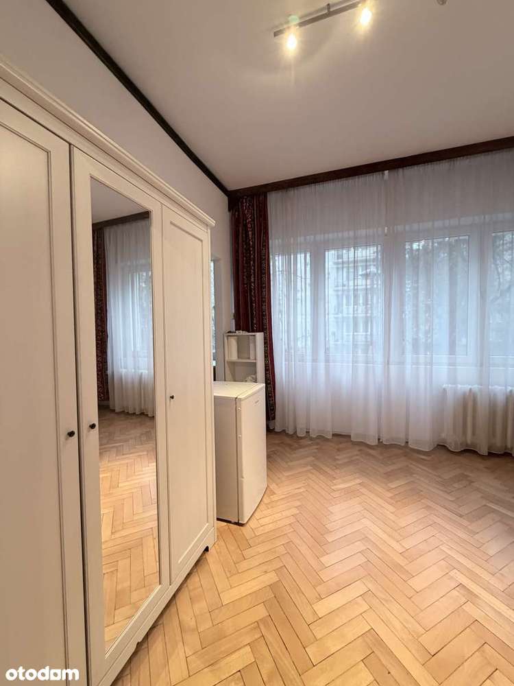 Kawalerka# Idealny rozstaw # OSOBNA KUCHNIA # WINDA # Hoża-5