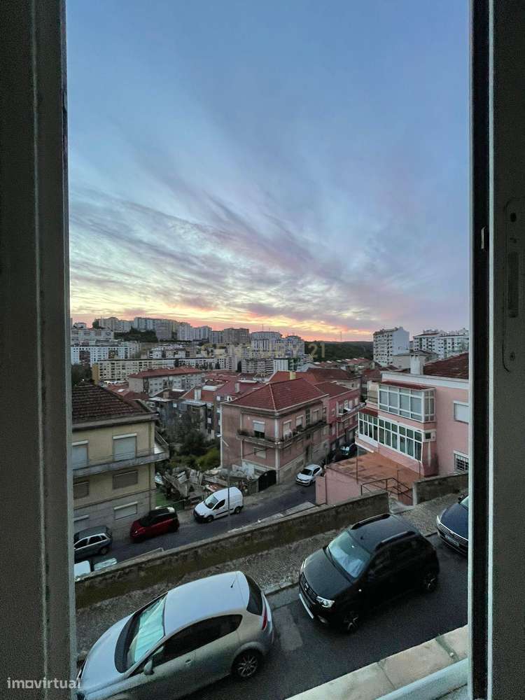 Apartamento T1 ( + 1) em Queluz com vista Panorâmica-21