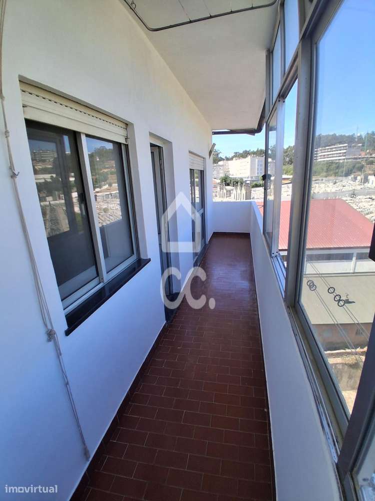 T3 Remodelado com 3 Frentes, Varandas e Elevador em Fânzeres, Gondomar-26