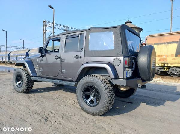 Jeep Wrangler - 8