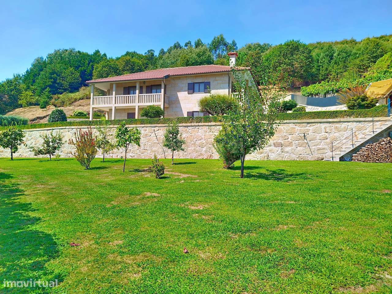 Luxuosa Moradia com Vista Panorâmica em Arcos de Valdevez-6