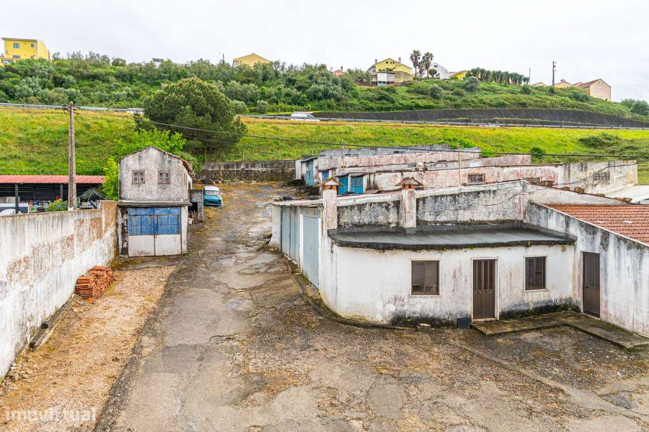 Moradia T3 c/ lote de 2393m2 em Caneças-20