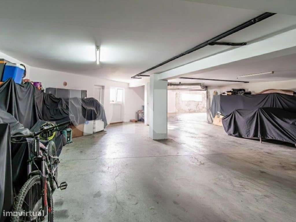 Moradia de Excelência com Jardim e Terraço a 10 minutos do centro d...-35