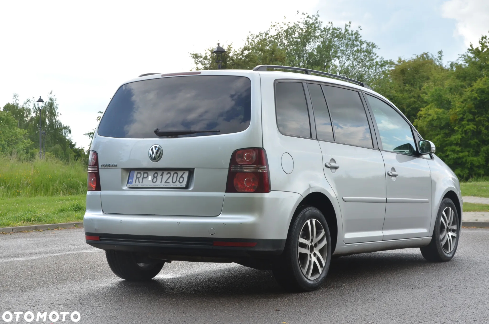 Volkswagen Touran - 4