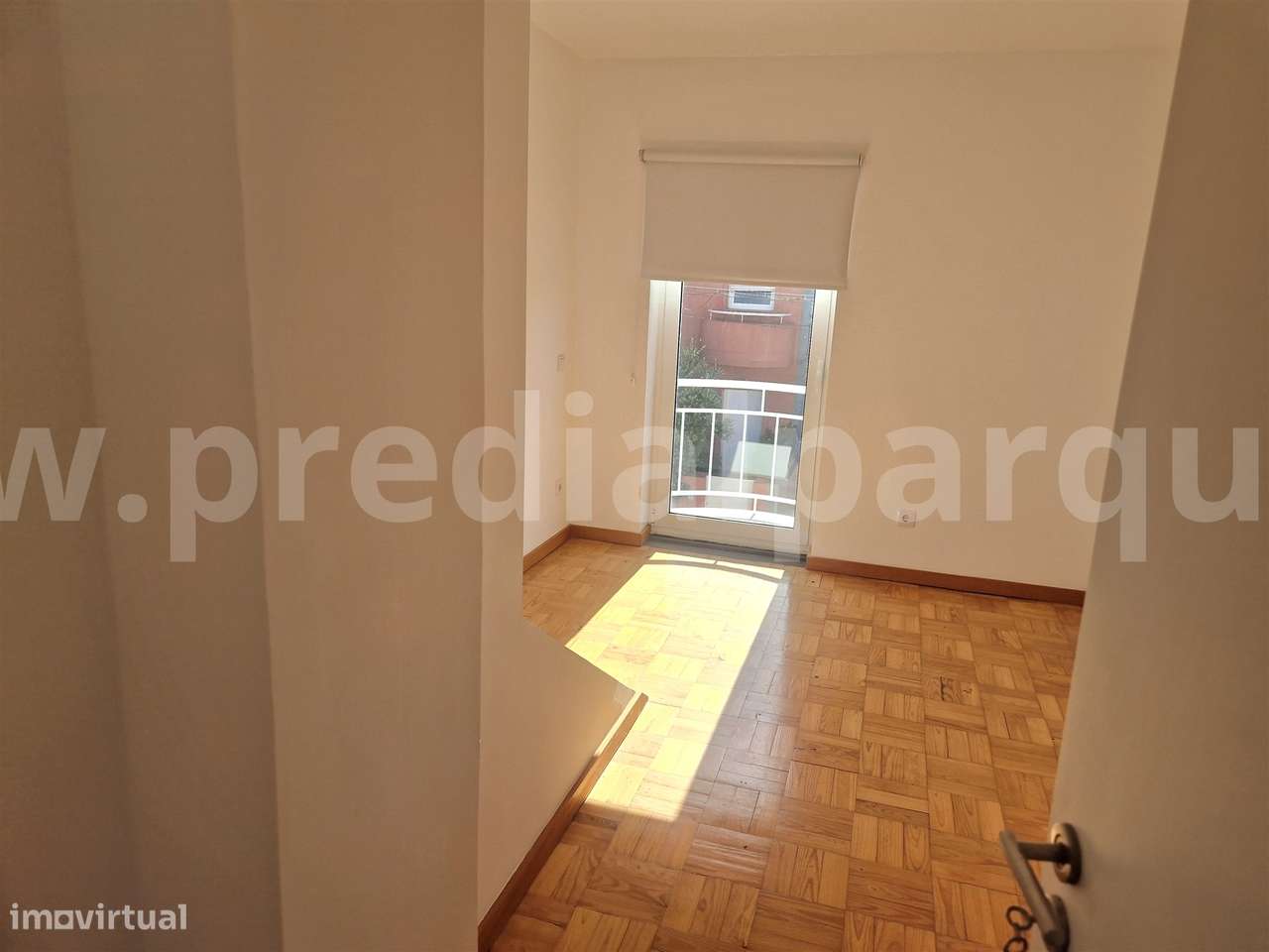 Moradia T3+1 para venda no Bairro António Aroso-18