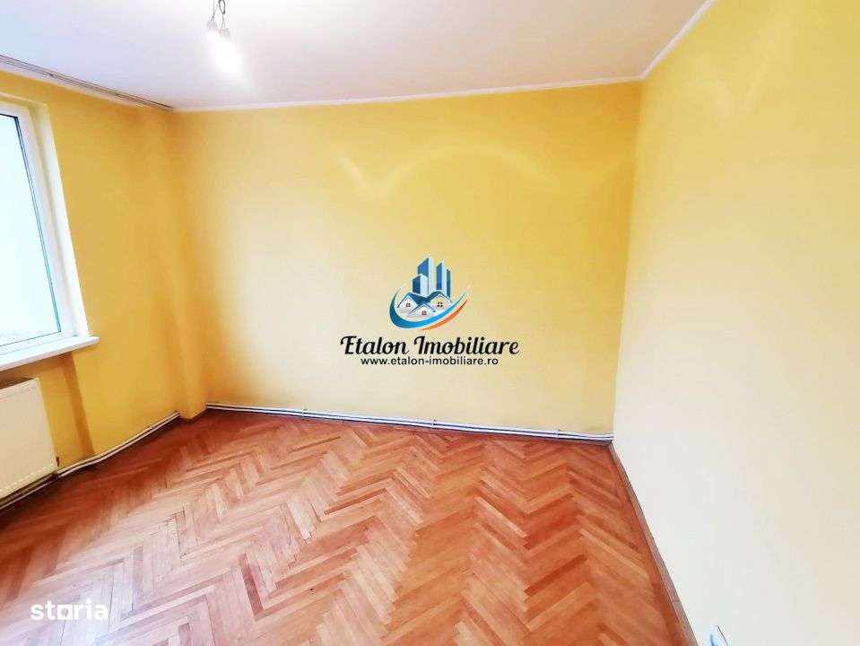 Apartament 3 camere decomandat, etaj 1, zona Gara Piatra Neamt-3