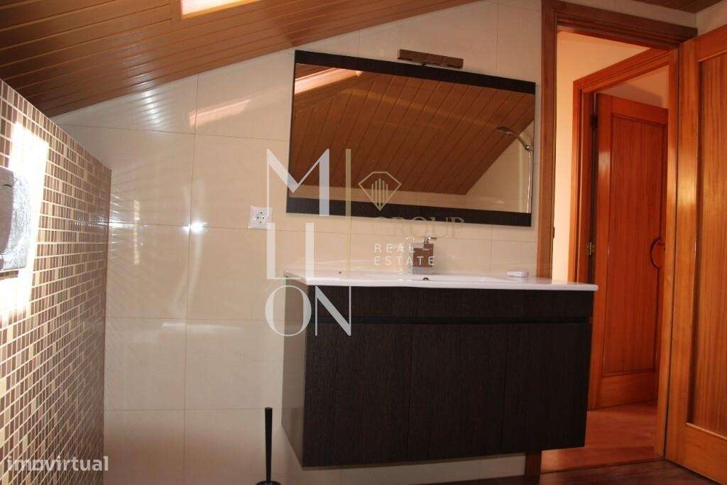 Moradia T4 com garagem-23