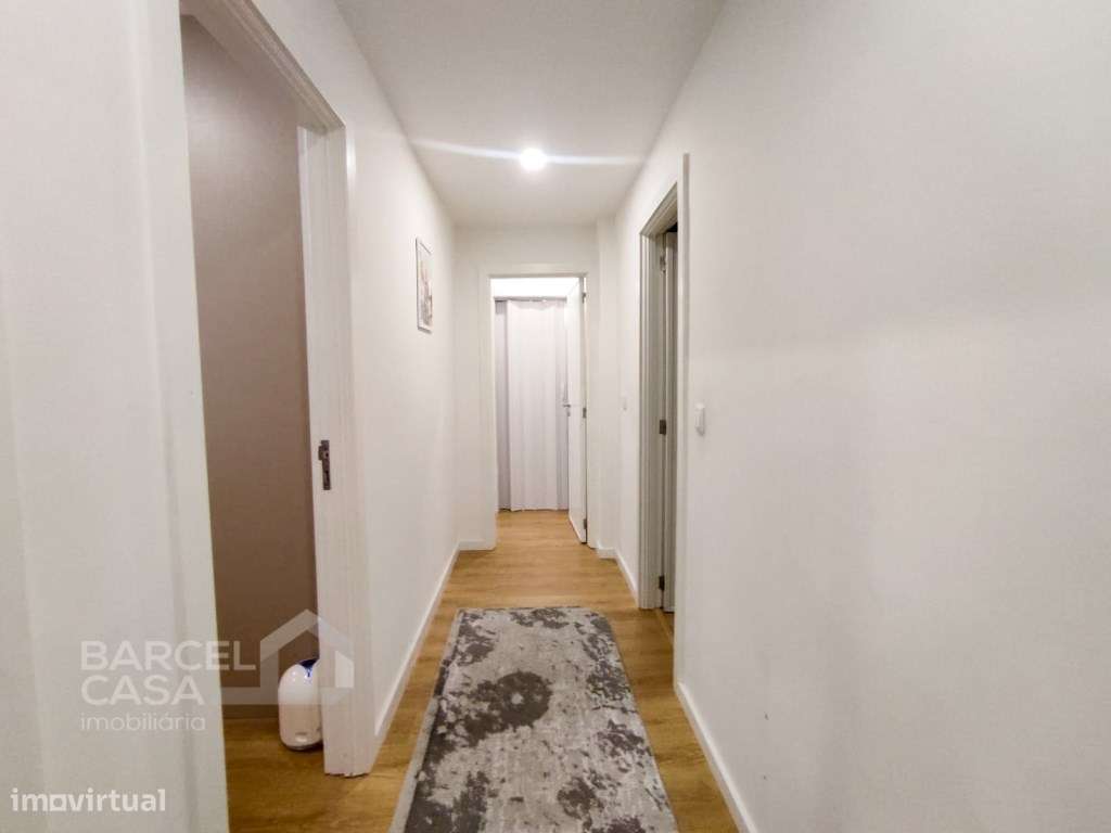 T3 Totalmente Renovado, Equipado e com Varanda, à Entrada da Cidade...-12