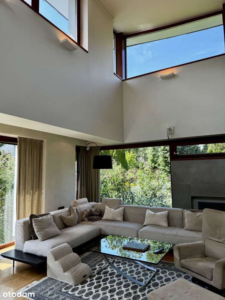 Nowoczesna willa w reprezentacyjnej okolicy. .-3