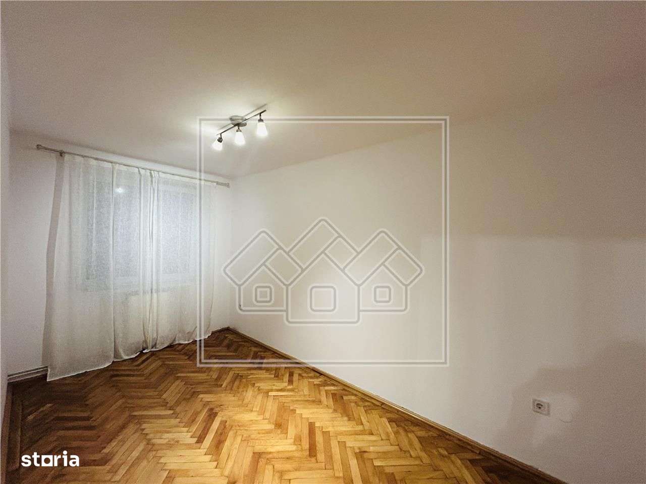 Ap cu 3 camere, balcon, etaj 1\/4, zona Calea Dumbravii - Imagine principală: 3/15