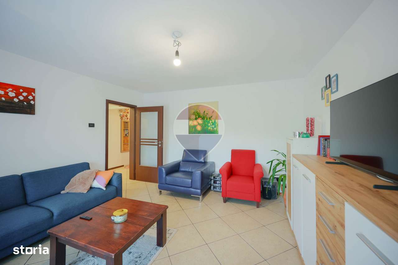 De vânzare apartament cu 4 camere și un loc de parcare, în Rogerius-11