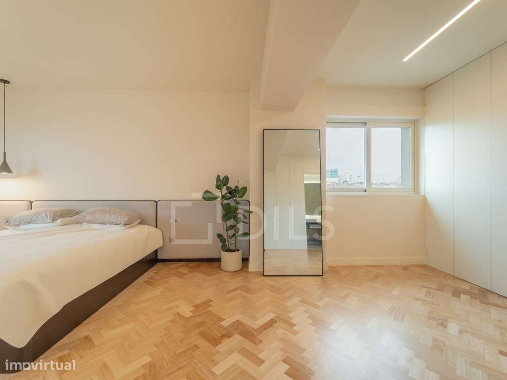 Apartamento T4 renovado no centro do Porto - Grande imagem: 4/39