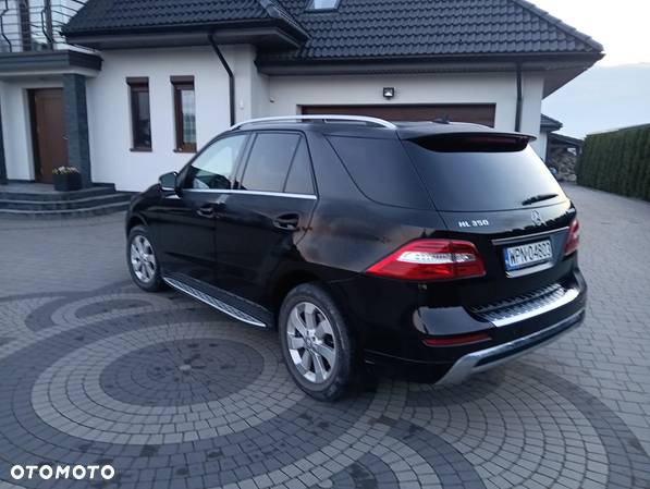 Mercedes-Benz ML 350 BlueTec 4-Matic - 4