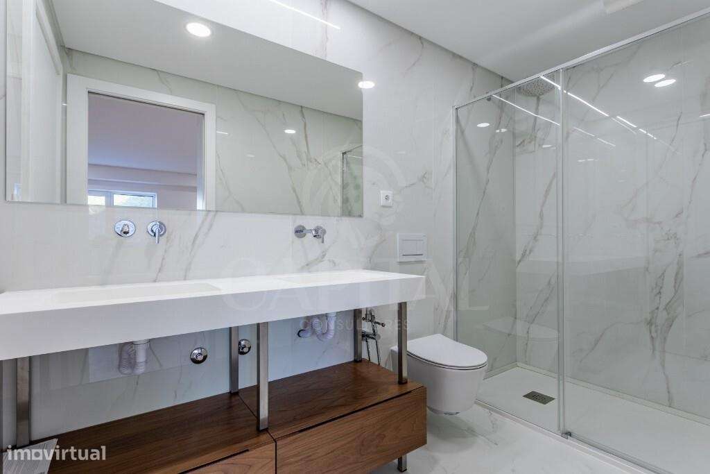 Apartamento T5 Duplex Exclusivo em Primeira Linha de Mar-28