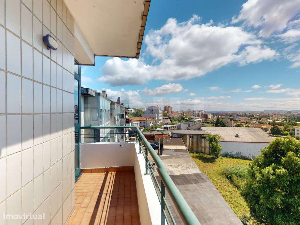 Apartamento T2 Renovado em Baguim do Monte-5